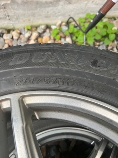 スタッドレスタイヤ　225/55R17