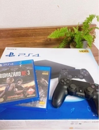 PS4、専用コントローラー、ソフト2つ