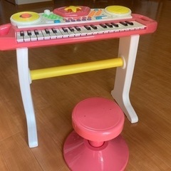 子どもピアノ（電池使用、椅子付き）