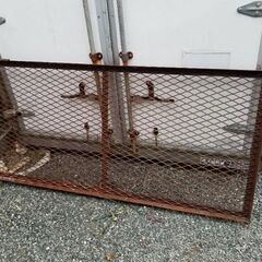 ゴミステーション　キャンプ等の薪入れに