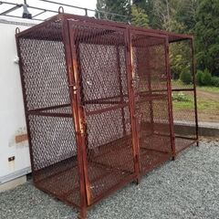 ゴミステーション　キャンプ等の薪入れに