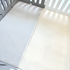 【取引完了】【美品】caraz ベビーサークル8枚+プレイマット　ホワイト＆グレー 取引完了】【美品】caraz ベビーサークル8枚+プレイマット ホワイト