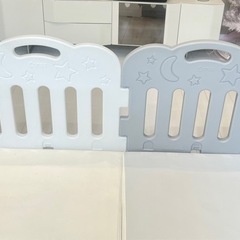 取引完了】【美品】caraz ベビーサークル8枚+プレイマット ホワイト