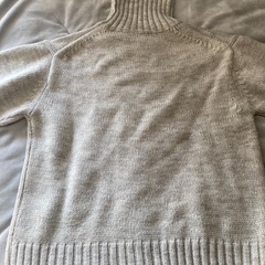 GUのセーターです。