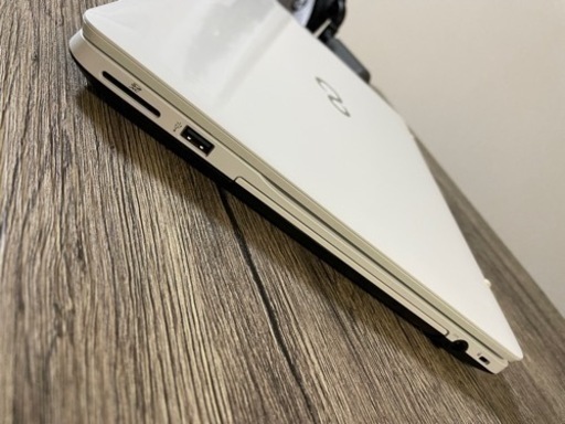 富士通ノートパソコン LIFEBOOK AH