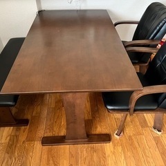 引越しのため17日までに引き取り願います！ダイニングテーブル　ダイニングチェア　4点セット　4人掛け