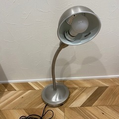IKEA ライト　LED電球付き卓上ランプ