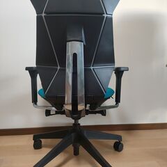 美品 ランバーサポート付 イトーキ フリップフラップチェア 肘付 ハンガー付