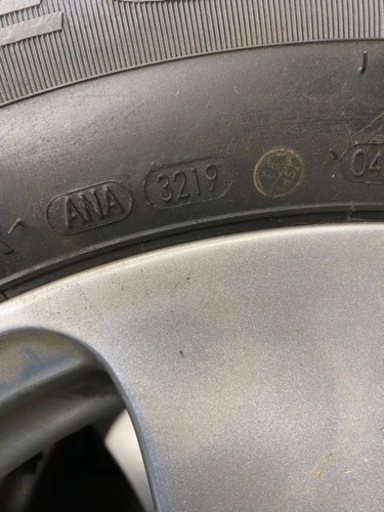タイヤ、ホイール スタッドレスタイヤ　16インチ　215/65R16