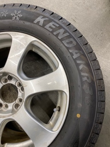 タイヤ、ホイール スタッドレスタイヤ　16インチ　215/65R16
