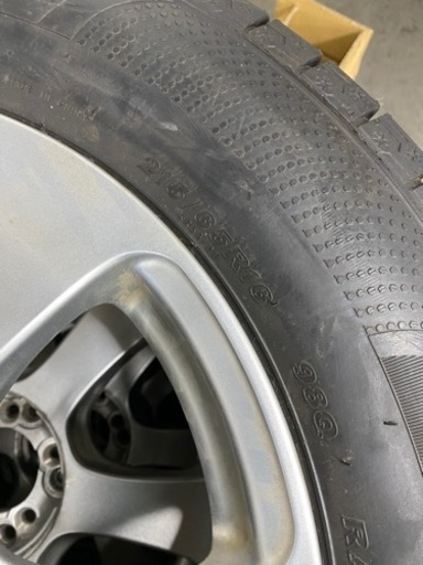 タイヤ、ホイール スタッドレスタイヤ　16インチ　215/65R16