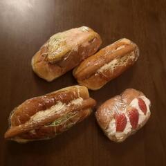ポピー（足立区入谷のパン屋）のパン  ４個