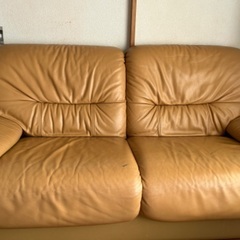 革のソファ
