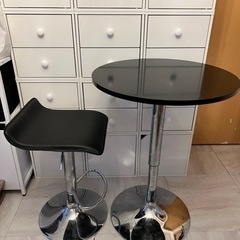 テーブルと椅子セット