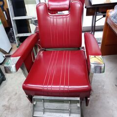 昭和の理容椅子2台