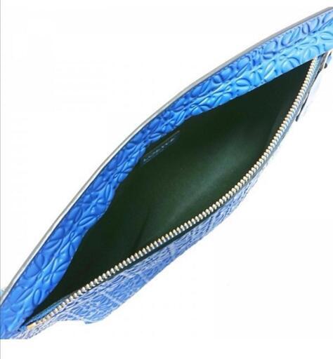 ◇LOEWE◇クラッチバッグ◇Tポーチ◇アナグラム型押し◇ | parabarberos.co