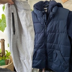 半額に値下げ❗️【美品】GAPのダウン　スエットのパンツ　2点　...