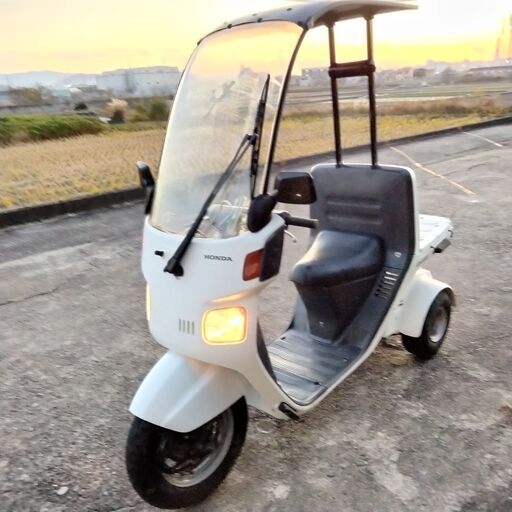 ホンダのジャイロキャノピーデッキ。エンジンセル一発。綺麗でスピード55〜60km迄出ます。 ホンダのジャイロキャノピーデッキ。エンジンセル一発。綺麗でスピード