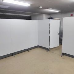 L型６連スチールパーテーション扉付き　『中古良品』鍵無し