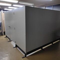 L型６連スチールパーテーション扉付き　『中古良品』鍵無し