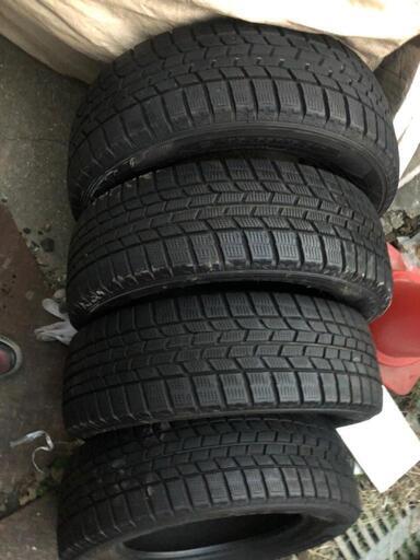 195/65R15スタッドレスタイヤです