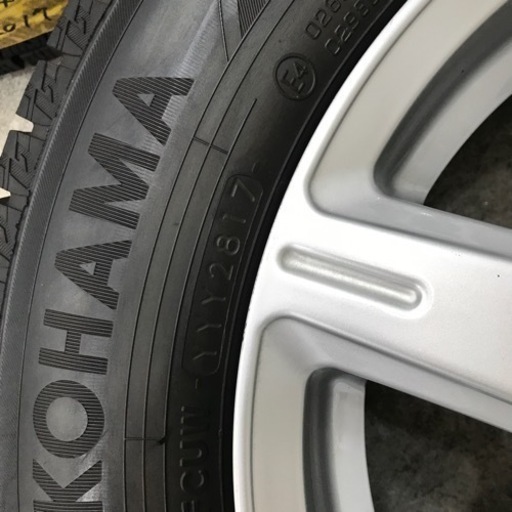 決まりました。スタッドレスタイヤ 17年製 165/70R14 175/65R15互換 決まりました。スタッドレスタイヤ 17年製 165/70R14 175/65R15互換