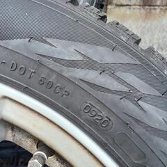 スタッドレスタイヤ　ノキアン　205/55R 15