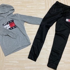 TOMMY JEANS スウェットセット