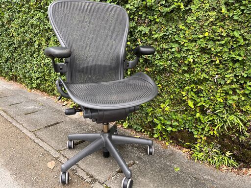 Herman Miller Aeron ハーマンミラー アーロンチェア Cサイズ　グラファイト色第一