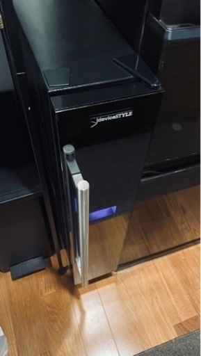 空気清浄機、ローテーブル、キッチンボード、ワインセラー、除湿機