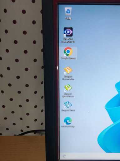 NEC バリュースターWindows11 （クランベリーレッド）CPUCore