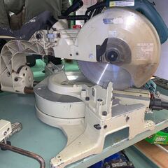 モノマニア四日市】【引取限定】makita 305mm スライドマルノコ LS1213