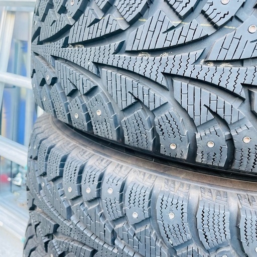 215/70R15 バリ溝スパイクタイヤ 6穴 スタッドレス フルピン