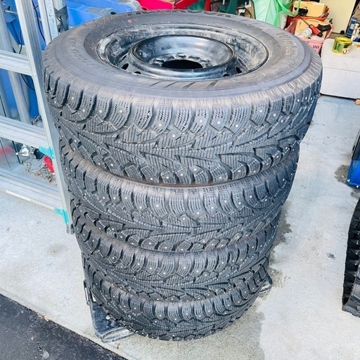 215/70R15 バリ溝スパイクタイヤ 6穴 スタッドレス フルピン