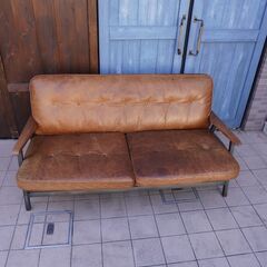 ACME FURNITURE(アクメファニチャー)のエイジング加工したオーク無垢材にスチールを合わせたGRANDVIEW(グランドビュー) オイルレザー 2人掛けソファ。ブルックリンスタイルなどに！CL104