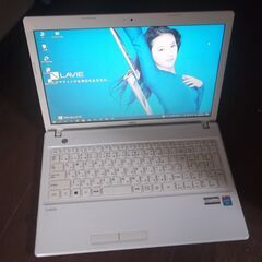 Core i３　3110M　　メモリー4GB　SSD120GB　