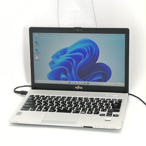 ★商品/仕様★  ●メーカー ：　 Microsoft マイクロソフト  ●品名/型番 ：　Surface Pro 5　（1796）  ●C　P　U ： 　インテル　Core m3-7Y30　 1.00GHz  ●メ　モ　リ ： 　快適容量　4GB 　  ●ストレージ　 ：　　超高速 M.2 SSD 128GB  ●ディスプレイ ： 　12.3インチワイド液晶　解像度： 2736x1824　電磁誘導方式デジタル対応/静電容量方式タッチパネル  ●グラフィック ：　 インテル HD グラフィックス 615