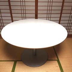 IKEA  丸形テーブル　ダイニングテーブル　円テーブル