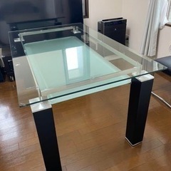 ニトリ　ダイニングテーブル　ガラス