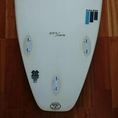 アルメリック　ブラック・アンド・ホワイト　5.11