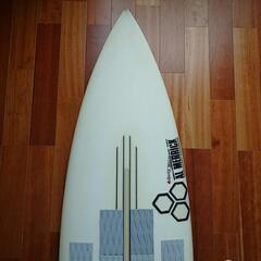 アルメリック　ブラック・アンド・ホワイト　5.11