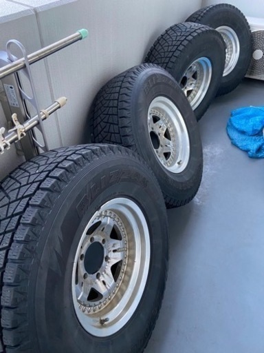 285/75R16 スタッドレス　ブリヂストン　78プラド　ランクル