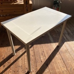 IKEAホワイトテーブル