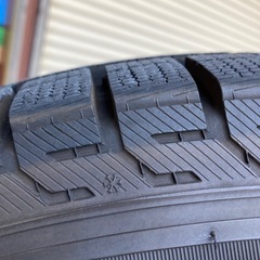 PIRELLI 225/65R17 19年製 スタッドレスタイヤホイール付