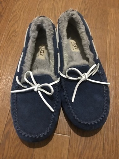 UGGモカシン　紺色　珍しいカラー