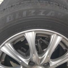 ホイール付きスタッドレスタイヤ15インチ