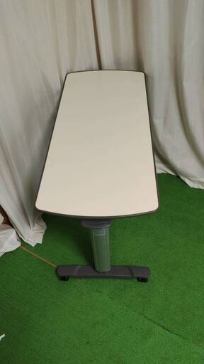 サイドテーブル　　パラマウントベッド　　KF-1920