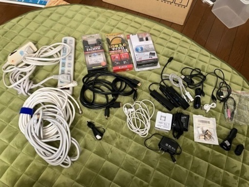 電源タップ、充電ケーブル、HDMIなど25点以上