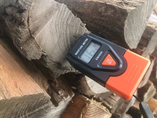 薪ストーブキャンプ広葉樹 薪割済のニセアカシア4-5薪 1棚水分15％ アオリ超え乾燥済今冬すぐに使えます 薪ストーブキャンプ広葉樹 薪割済のニセアカシア4-3薪 1棚水分15