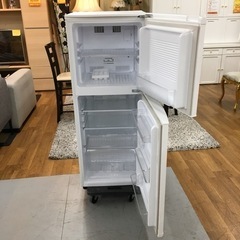 S702 ユーイング 140L 2ドア冷蔵庫（ホワイト）【右開き】UING UR-F140J-W⭐動作確認済 ⭐クリーニング済 S702 ユーイング 140L 2ドア冷蔵庫（ホワイト）【右開き】UING UR